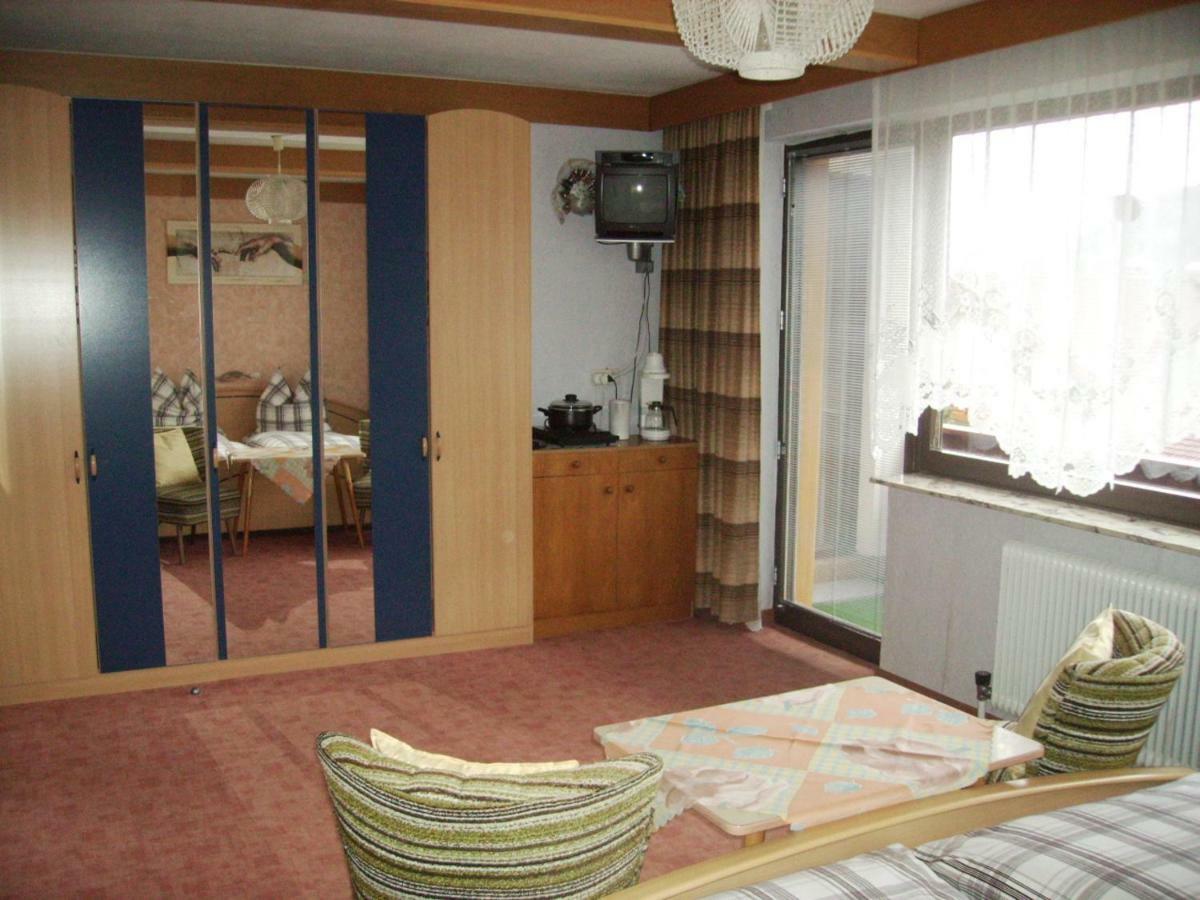 Gaestehaus Kratzer เวอร์เกน ภายนอก รูปภาพ