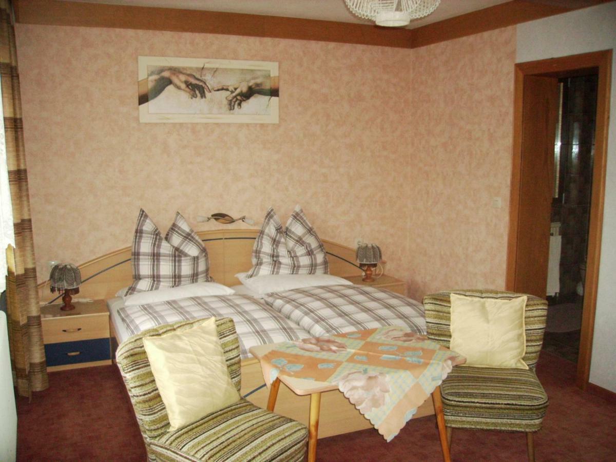 Gaestehaus Kratzer เวอร์เกน ภายนอก รูปภาพ